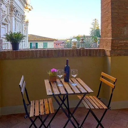 Casa Con Loggiato Storica Apartment Siena